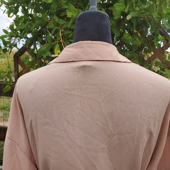 Worthington V-Neck Cuffed Sleeve Tie Waist Tunic Blouse Women's Medium EUC - Picture 16 of 16